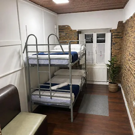 Amodino Hostel *